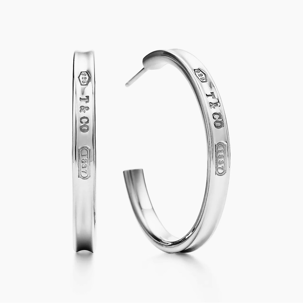 Tiffany 1837®
Hoop Earrings
in Silver, Medium